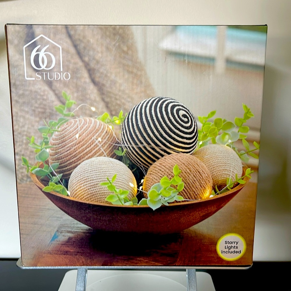 ❤️NEW!!!❤️ BEAUTIFUL Studio Textured Orb Set with Starry Lights.